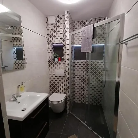 Apartment 52